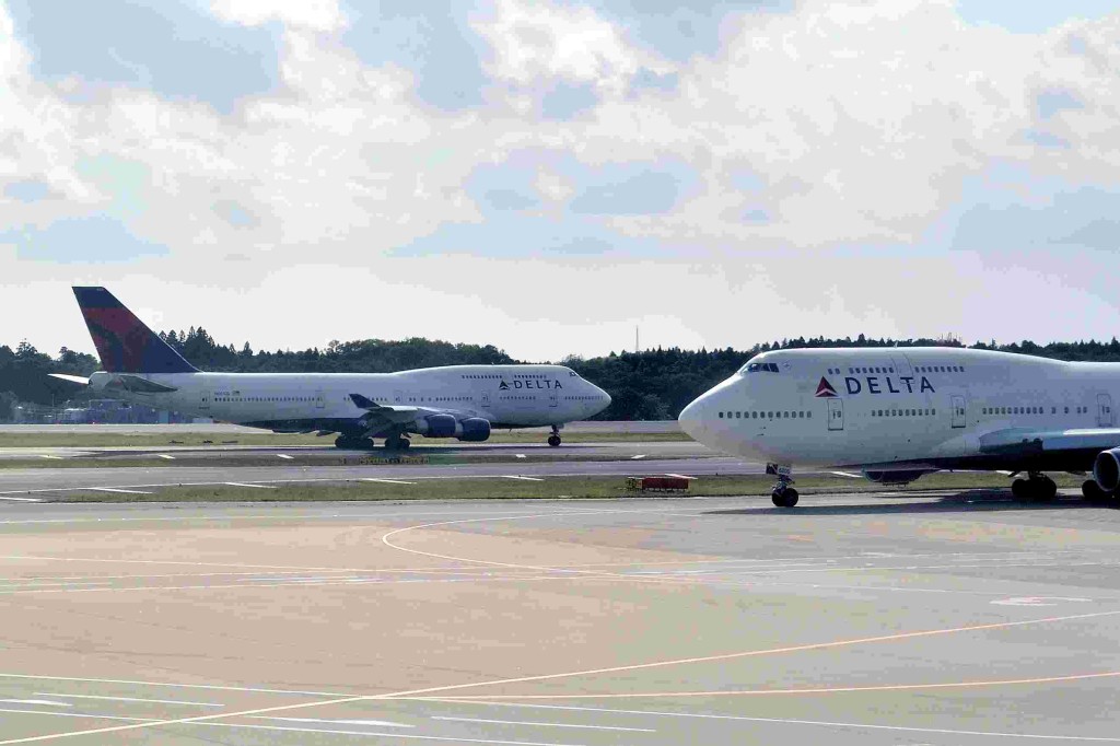 Delta 747s